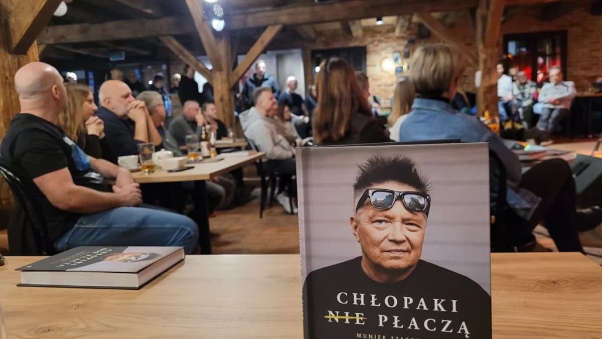 Muniek Staszczyk, legenda polskiego rocka, na wieczorze autorskim w Spichlerzu Polskiego Rocka w Jarocinie. Było szczerze do bólu