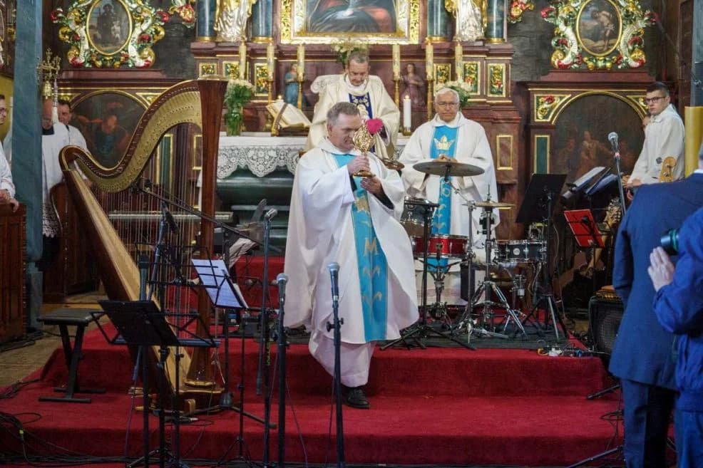 Diecezja kaliska dziękowała w Golinie. Parafia otrzymała relikwie kardynała Wyszyńskiego