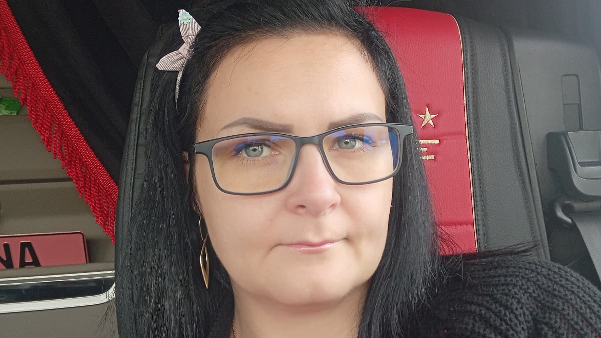 Paulina z Jarocina jeździ ciężarówką po Europie. O swojej pracy opowie w „Pytaniu na śniadanie”