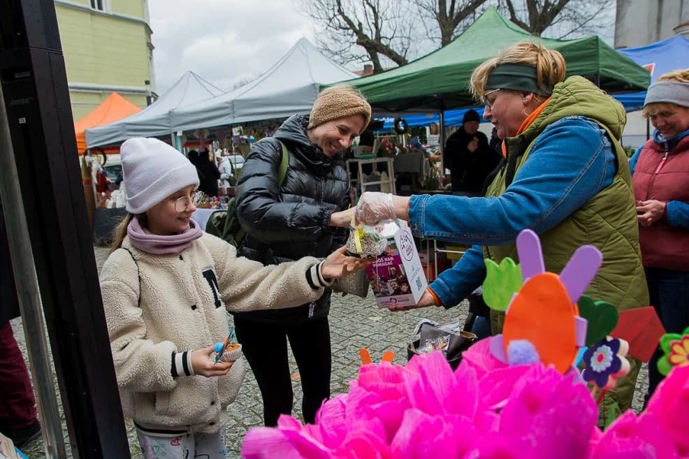 Zbiórka na „Ogród Marzeń”. Na Jarmarku Wielkanocnym w Jarocinie [ZDJĘCIA]
