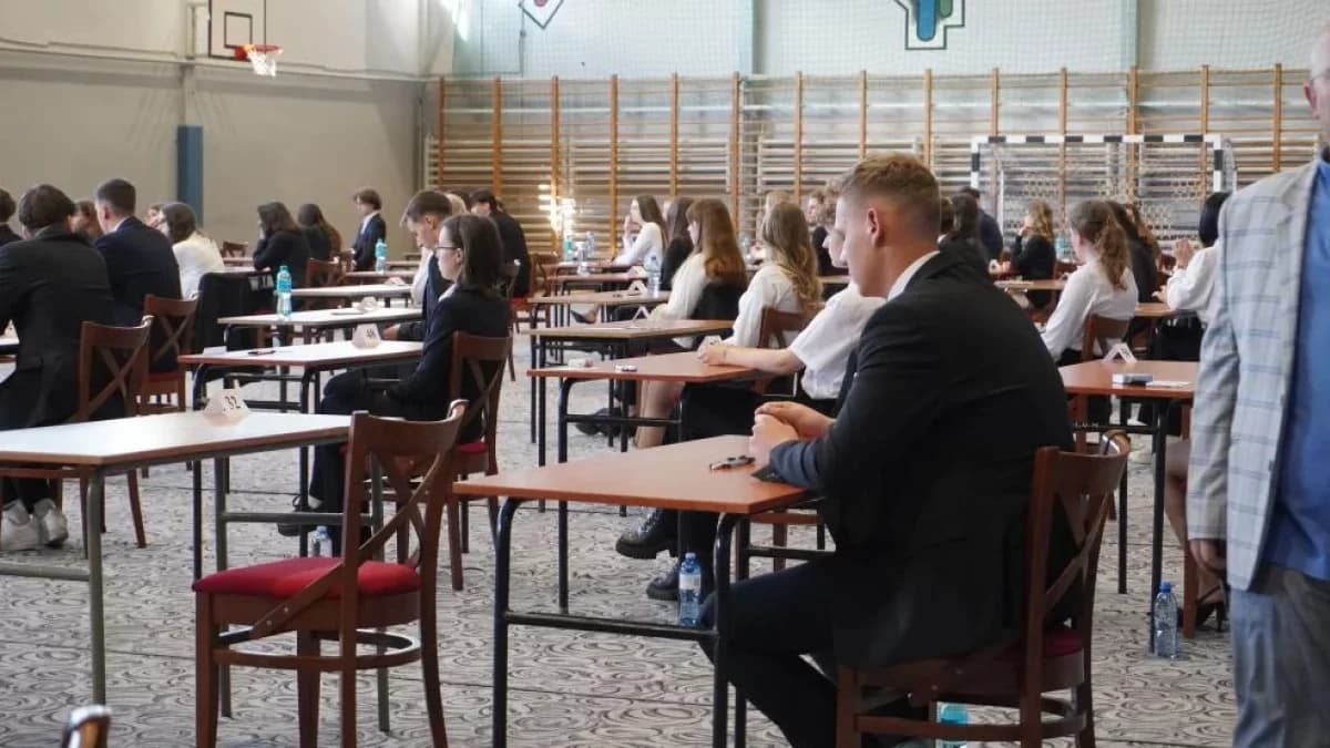 Matura 2025. Powiat lepszy niż kraj i województwo. Jak wypadły poszczególne szkoły? [WYNIKI, WIDEO]