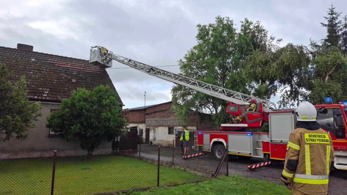 Burza w Jarocinie i okolicy. Pierwsze interwencje straży  pożarnej