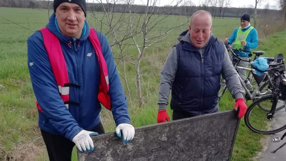 Wiosenne Porządki z RoweLOVE Jarocin. Zebrali jeszcze więcej śmieci niż w marcu
