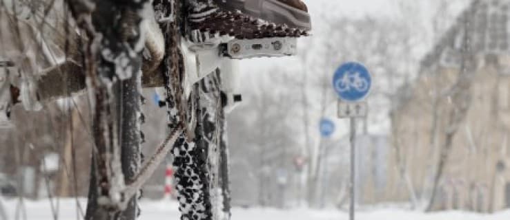 Powiatowa ścieżka rowerowa nieodśnieżona. Tak źle to jeszcze nie było