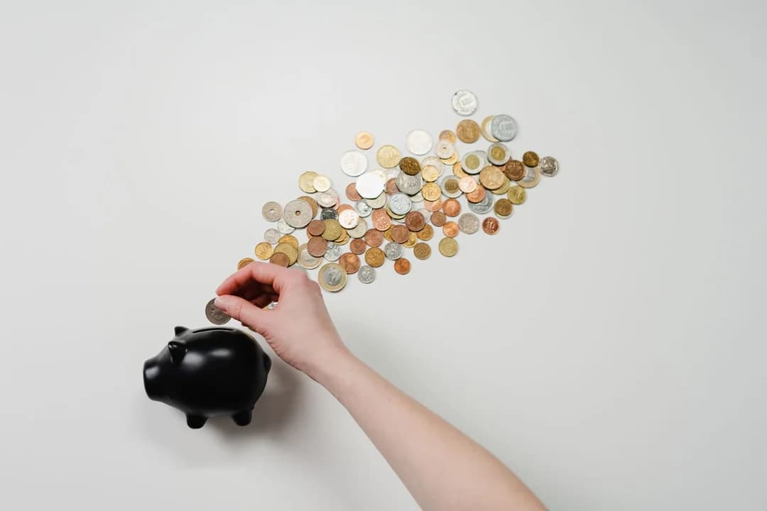 Do pracy na pieszo, zakupy w lumpeksie, a na weekend w domu. Jak kryzys zmienia życie Polaków?