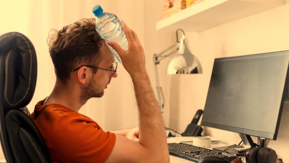 Upał w pracy. Jakie obowiązki ma pracodawca? Czy musi skrócić czas pracy?