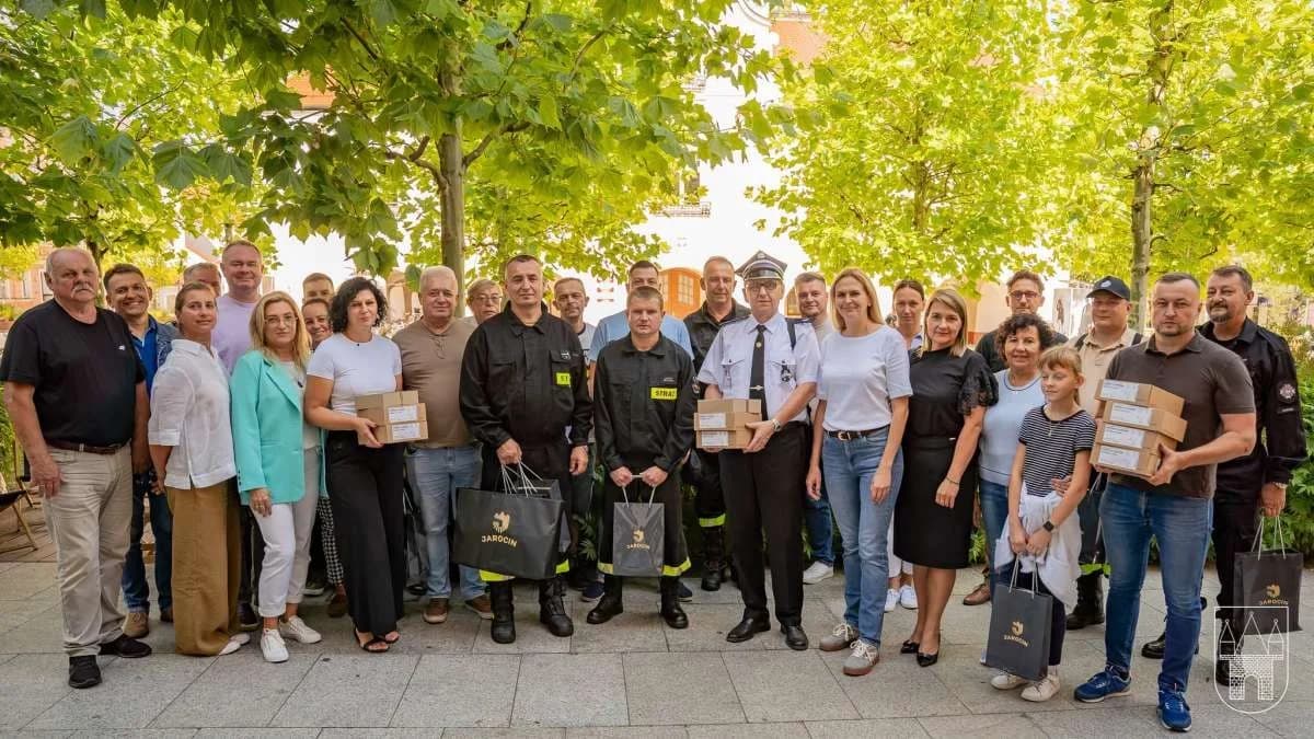 Strażacy dostali nowoczesne radiotelefony. Ponad 30 urządzeń trafiło do naszych jednostek [ZDJĘCIA]