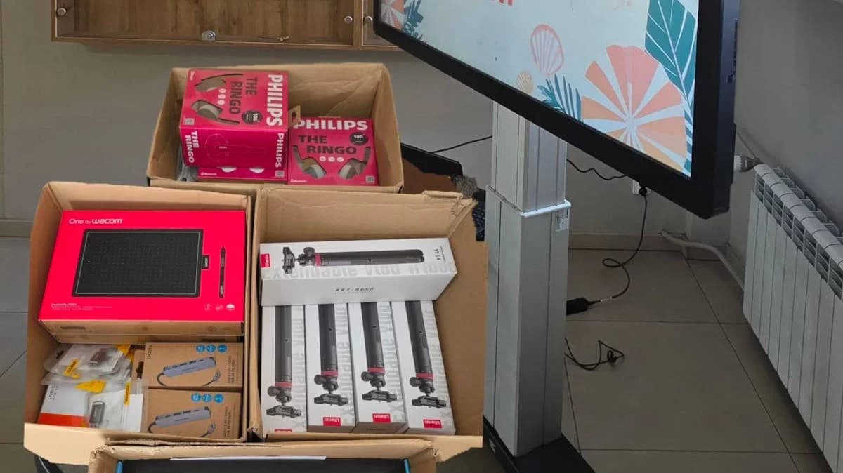 Tablety piórkowe, huby USB - i co jeszcze trafi do naszych szkół? [ZDJĘCIA]