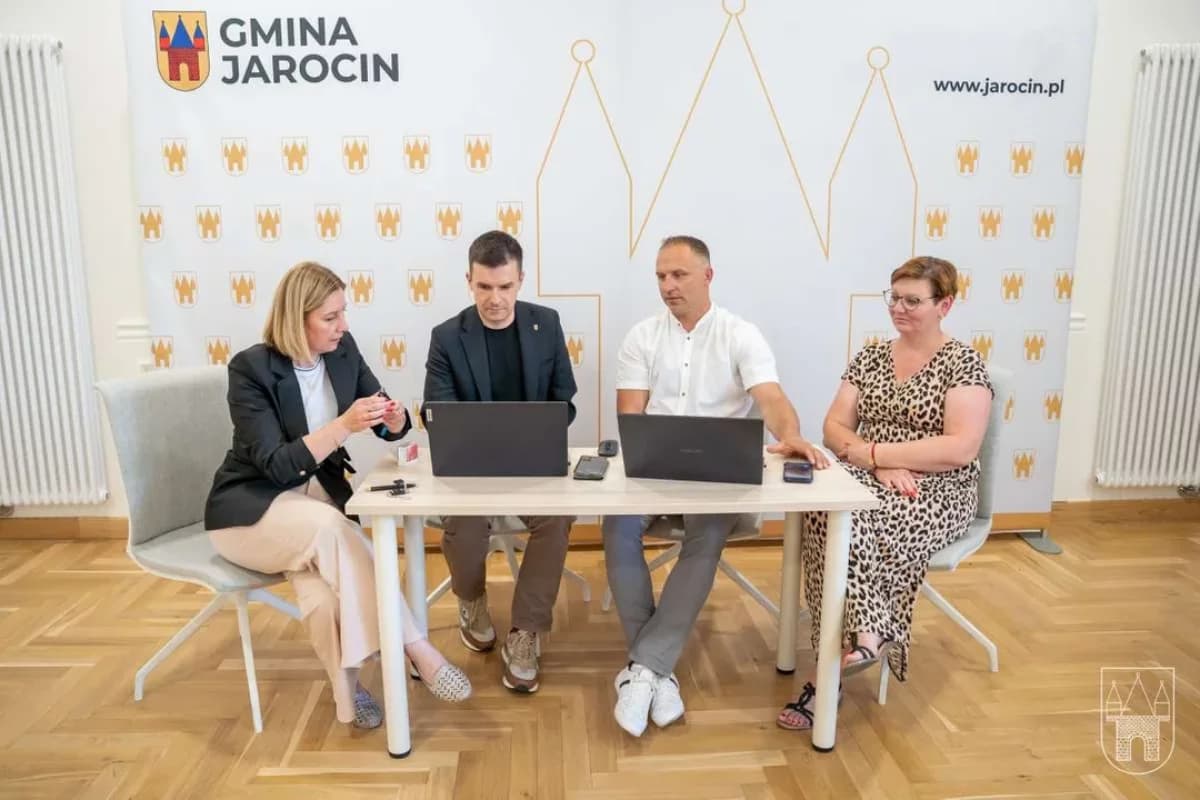 Rusza modernizacja szkoły i świetlicy - umowy podpisane. Co dokładnie i gdzie zostanie zrobione? [ZDJĘCIA]