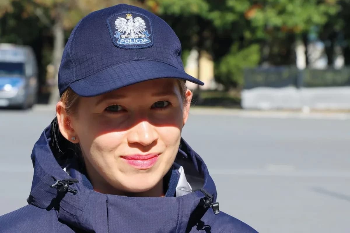 To koniec znanych kurtek i nakryć głowy w Policji. Wchodzą duże zmiany w mundurach [ZDJĘCIA]