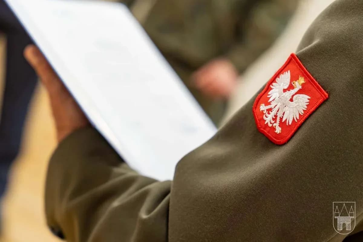 Czwórka dzieci poszła za tatą do wojska. Zareagował minister obrony. Jak się to skończyło? [ZDJĘCIA]