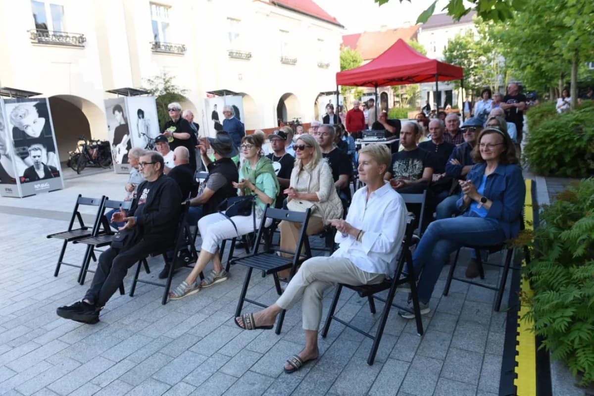 Letnie brzmienia w Jarocinie. Dean Bowman porwał publiczność wyjątkowym koncertem