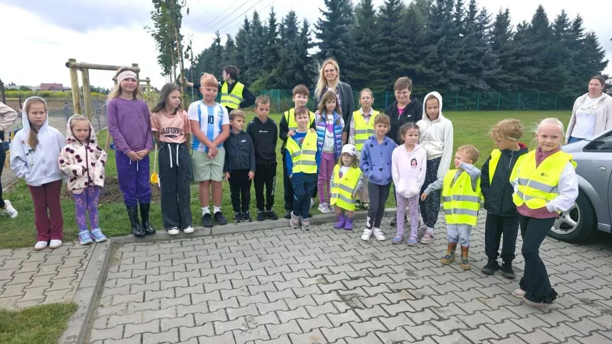 Wyjątkowa akcja na jarocińskim osiedlu. Dzieci zaopiekują się Antkiem, Mają i Zosią - a to nie wszystko [ZDJĘCIA]