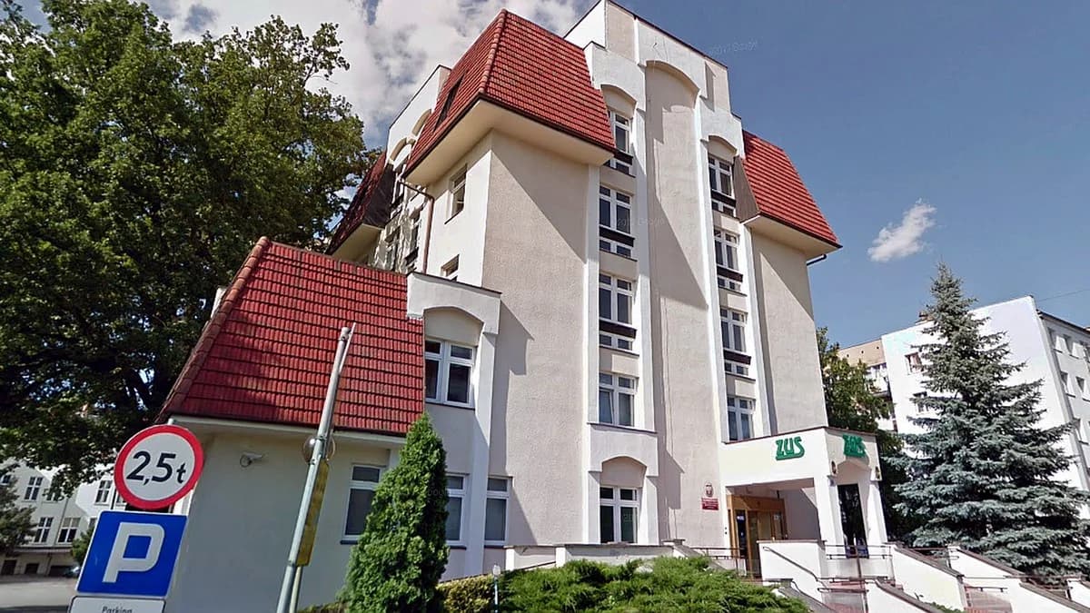 Oszustwa na "czternastą emeryturę". ZUS ostrzega seniorów