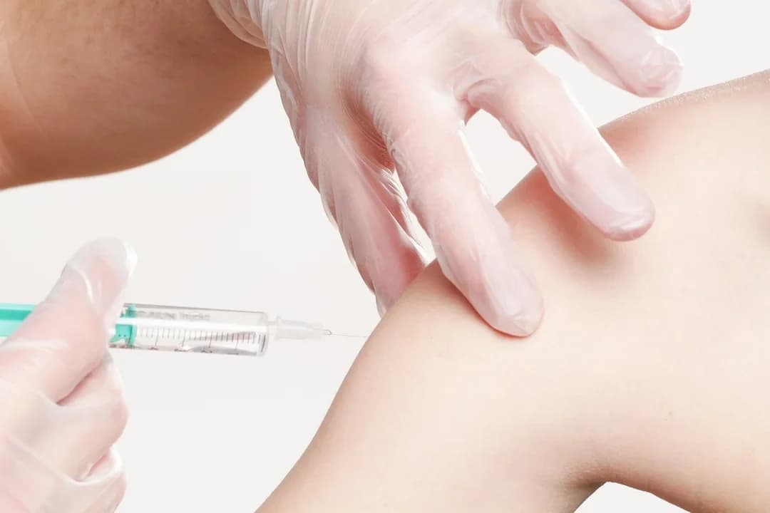 HPV: za darmo można już szczepić także starsze dzieci. Lekarz tłumaczy, dlaczego to takie ważne