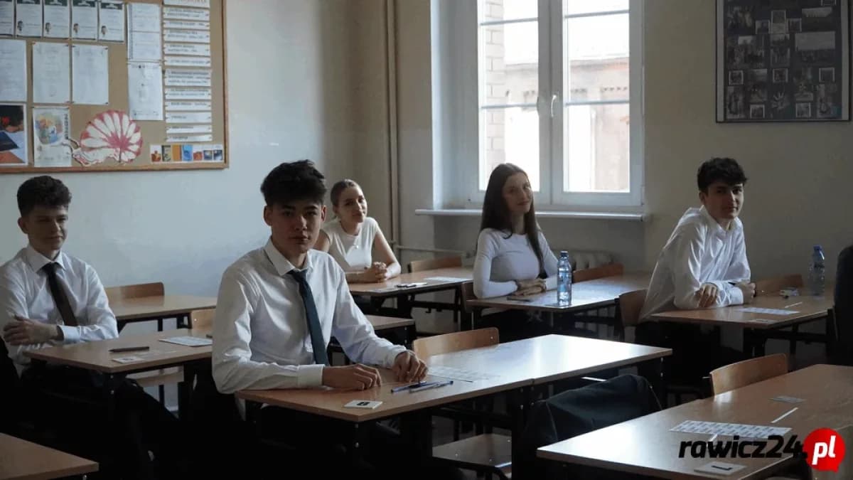 Matura 2025. Mamy arkusz z matematyki [ZDJĘCIA]