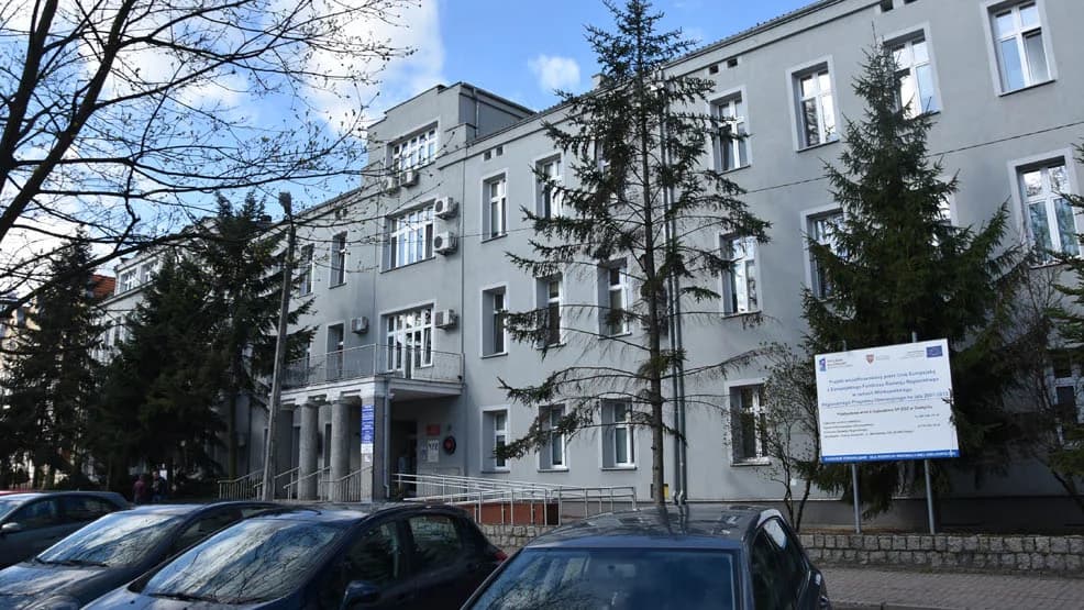 Lekarz przyszedł do pracy pijany. Dyrektor szpitala w Gostyniu wezwał policję