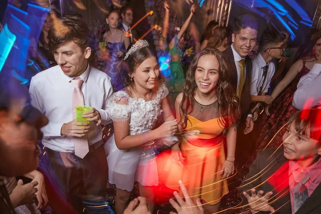 Studniówka to studnia bez dna? Tyle kosztuje bal maturalny