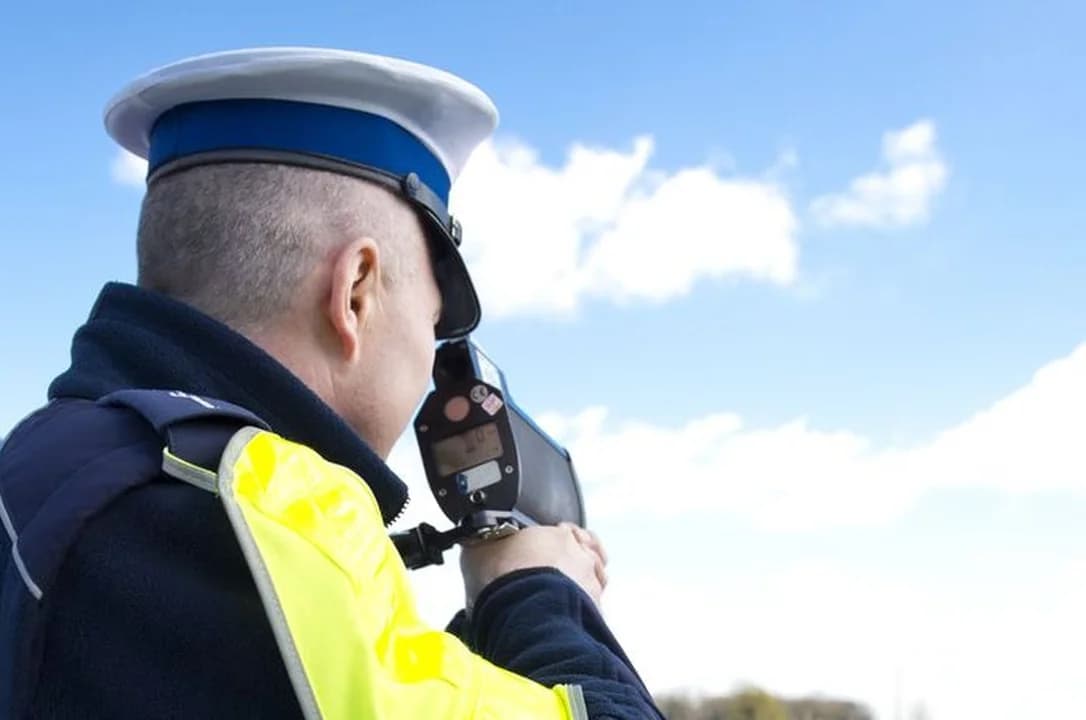 Pędził przez wieś 111 km/h. Zatrzymali go pleszewscy policjanci
