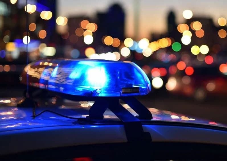 Pijany trafił do policyjnej izby zatrzymań. Jechała z kierowcą, który miał narkotyki