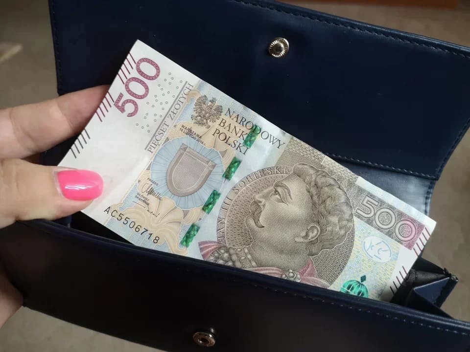 Renta wdowia nawet do 10 tys. złotych. Kiedy ma wejść i kto ją dostanie?